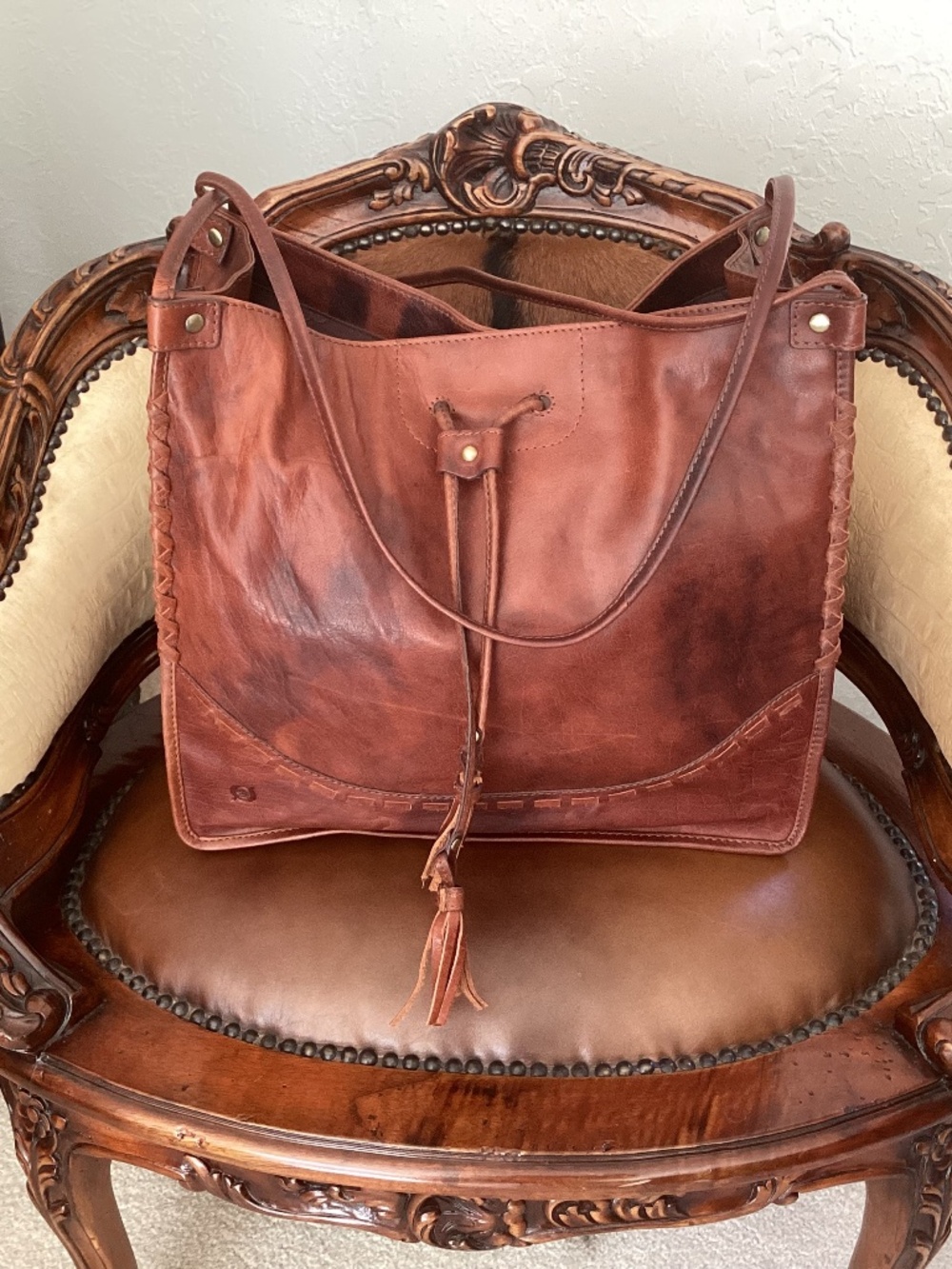 Beautiful Born Distressed Coloring Genuine Thick Leather Tote Handbag 🦋
